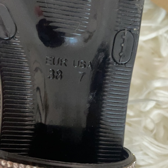 Sandals - Picture 4 of 4